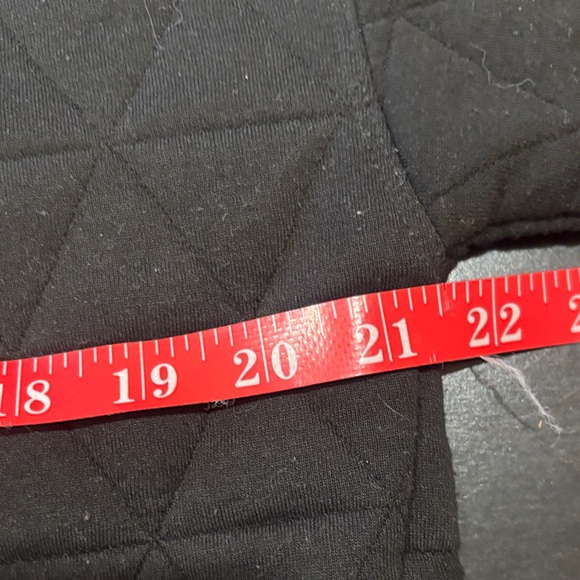 Zyia Black Quilted Hoodie Women's medium - Picture 4 of 6